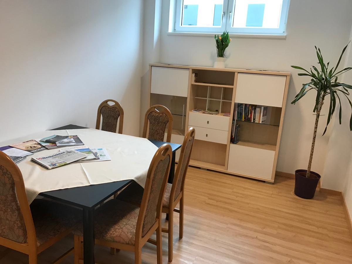 Business & City Linz Luaran gambar